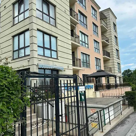 Апартаменти Varvara House Варна