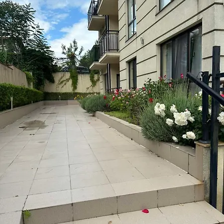Апартаменти Varvara House Варна