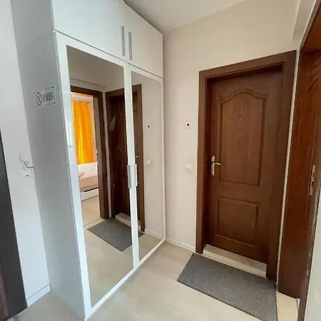 Varvara House Апартаменти